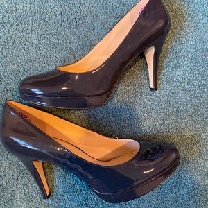 Navy patent leather Enzo Angiolini pumps. Size 10M